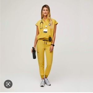 Figs set medium limited color yellow gold